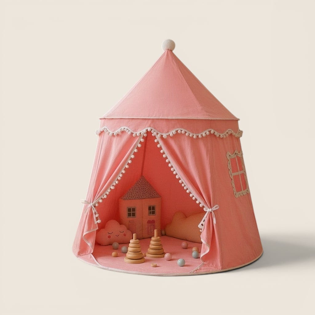 Tipi rose en tissu pour enfant, avec pompons blancs, idéal pour jouer et rêver. Espace éveil.